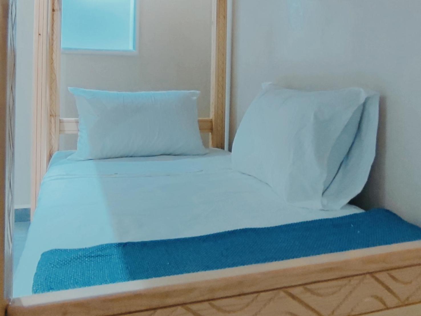 Tayyurt Surf Camp Tamraght Aourir Hostel Imi Mikki Стая снимка